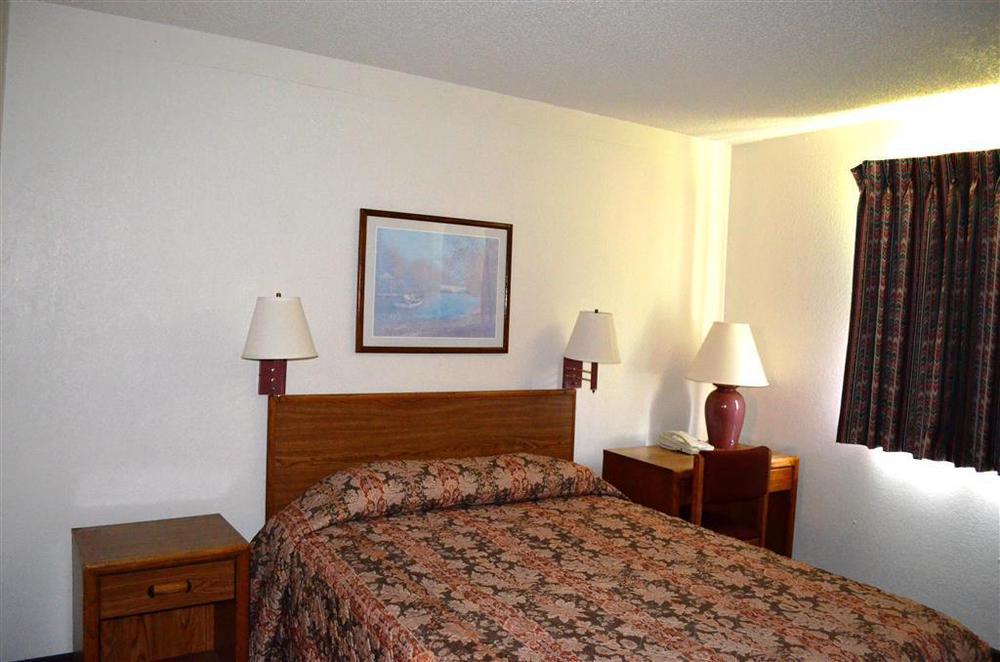 Hotel 6 Kings Bay Naval